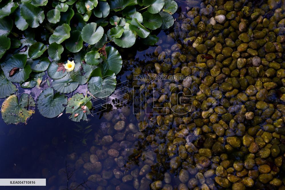 Japanese Garden Of Peace By Isamu Noguchi At Unesco in Paris