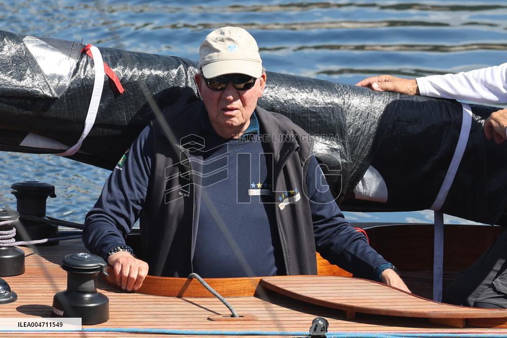 Don Juan Carlos Sails In Sanxenxo - Spain