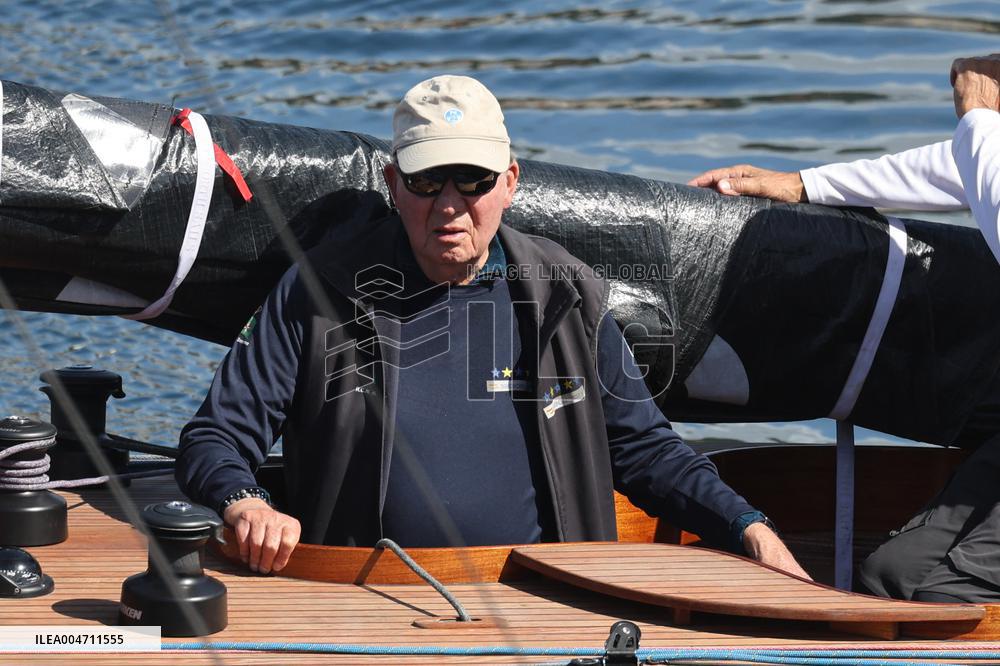 Don Juan Carlos Sails In Sanxenxo - Spain