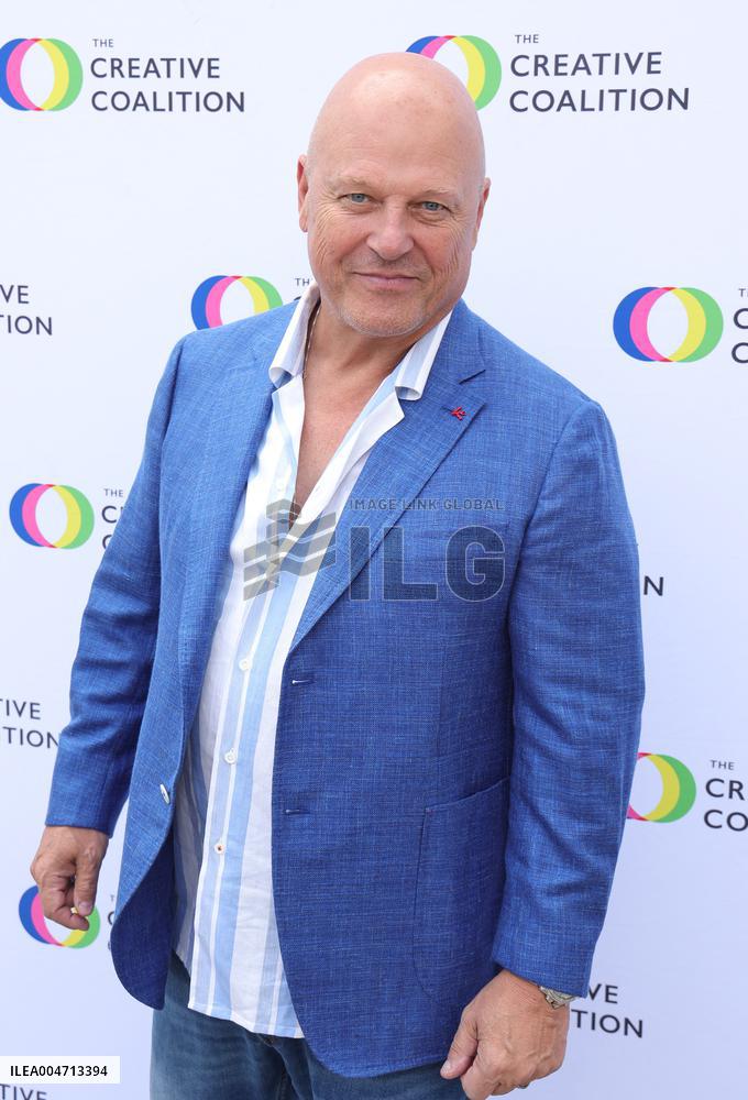 The Creative Coalition's 11th Annual Humanitarian Awards - LA