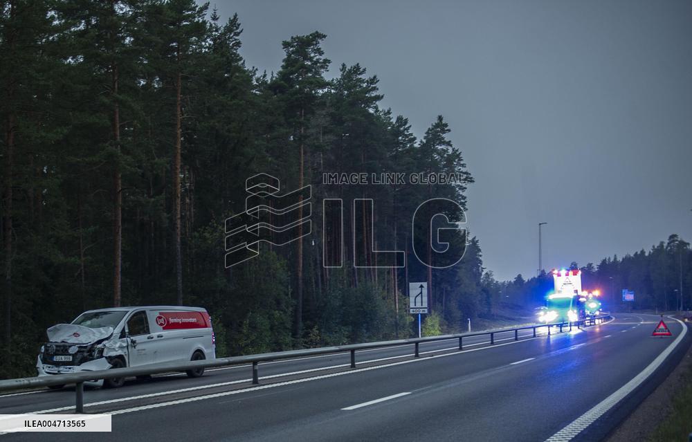 ÄLGOLYCKA SÖDER OM AVESTA