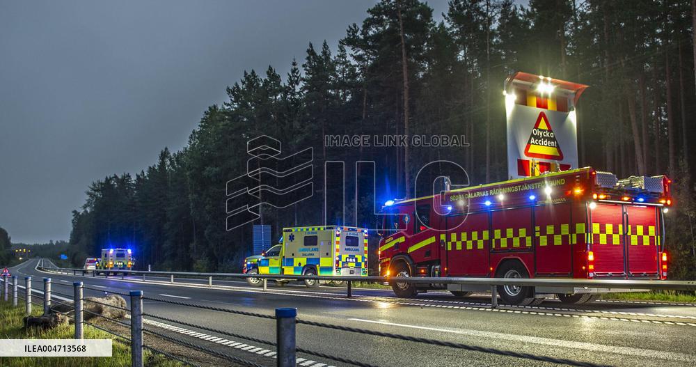 ÄLGOLYCKA SÖDER OM AVESTA