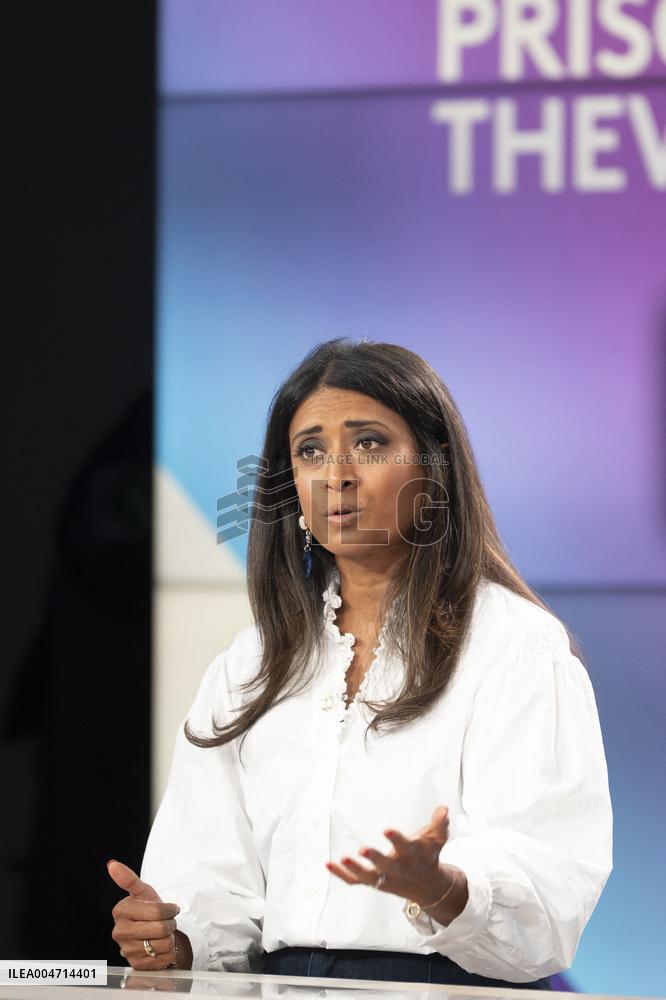 Agnes Evren at Dimanche En Politique on France 3 - Paris