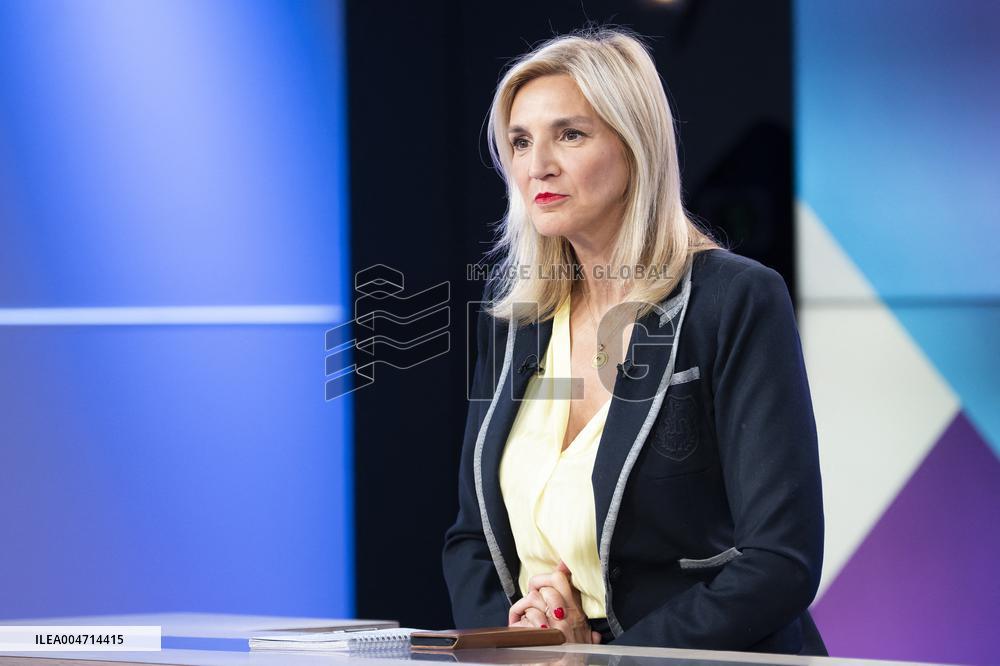 Agnes Evren at Dimanche En Politique on France 3 - Paris