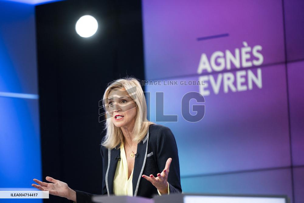 Agnes Evren at Dimanche En Politique on France 3 - Paris