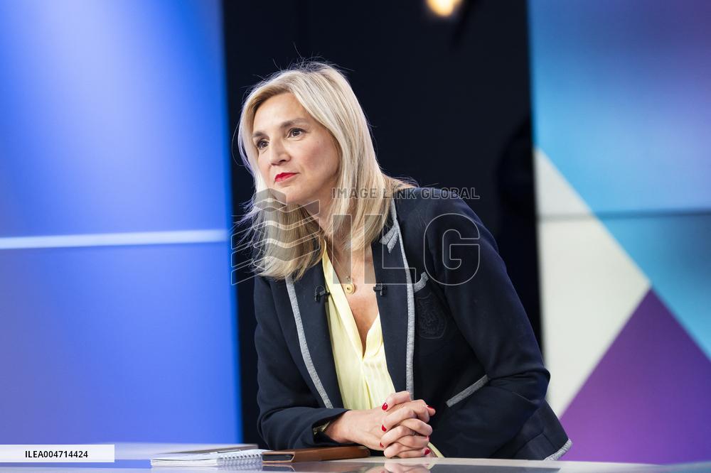 Agnes Evren at Dimanche En Politique on France 3 - Paris