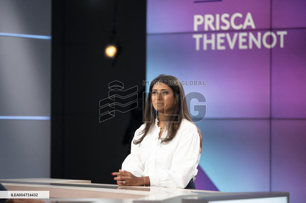 Agnes Evren at Dimanche En Politique on France 3 - Paris