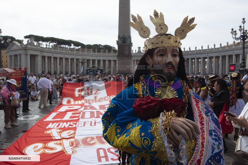 Pope Leo XIV Leading The Angelus Prayer On His 70Th Birthday - Vatican
