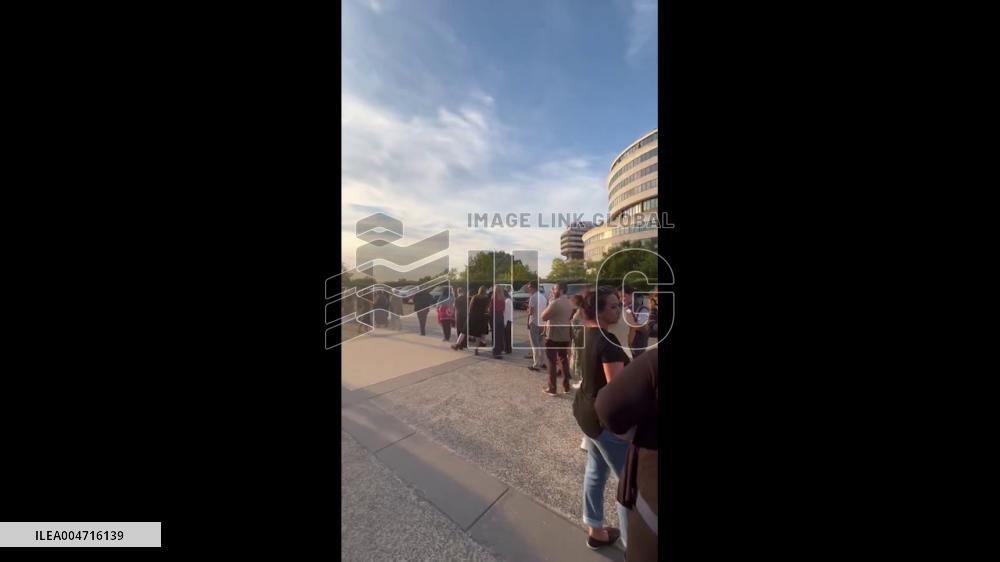 US: Thousands Attend Vigil for Charlie Kirk in Washington, D.C.