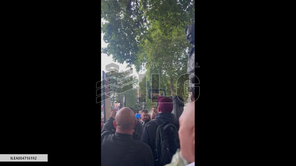 UK: Group Performs Haka at Vigil for Charlie Kirk in London