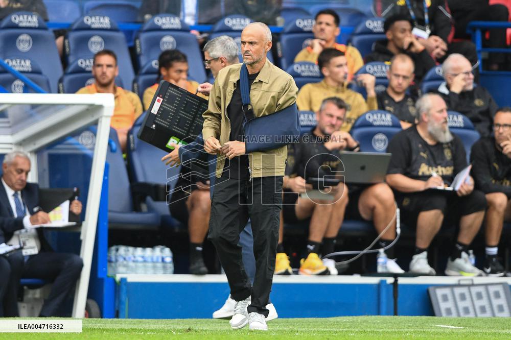 Luis Enrique At PSG v RC Lens - Paris