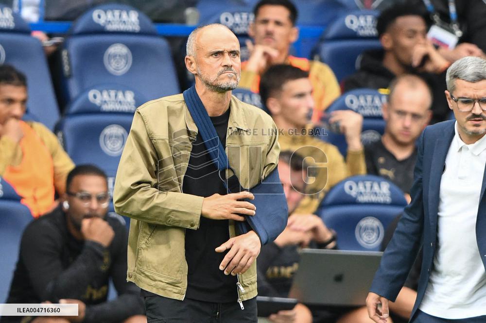 Luis Enrique At PSG v RC Lens - Paris