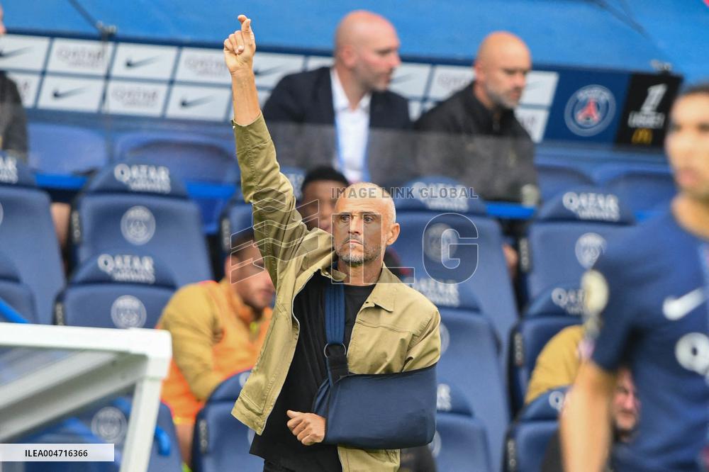 Luis Enrique At PSG v RC Lens - Paris