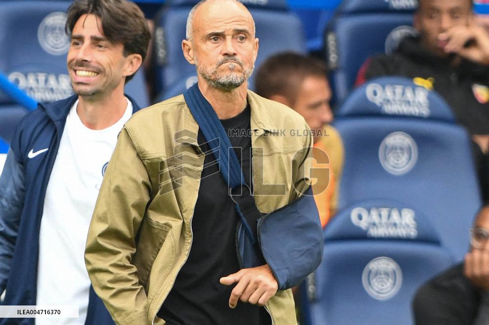 Luis Enrique At PSG v RC Lens - Paris