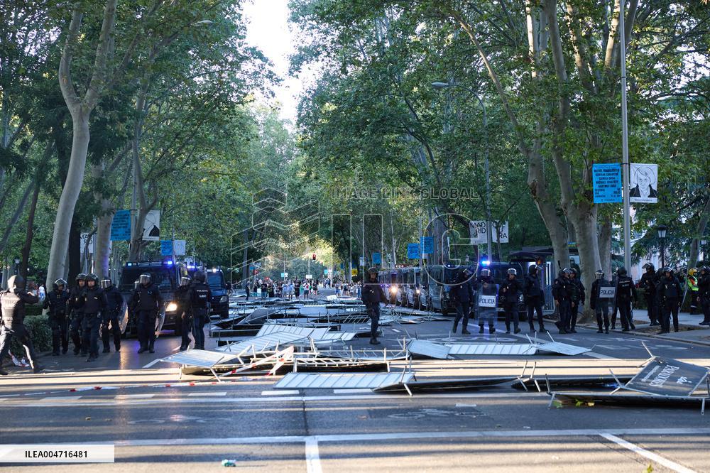 Madrid Hosts Final Stage Of The Vuelta Ciclista A España Marked By Pro-Palestinian Protests
