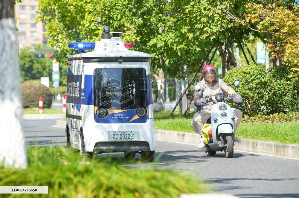 Self Driving Public Security Patrol Vehicle