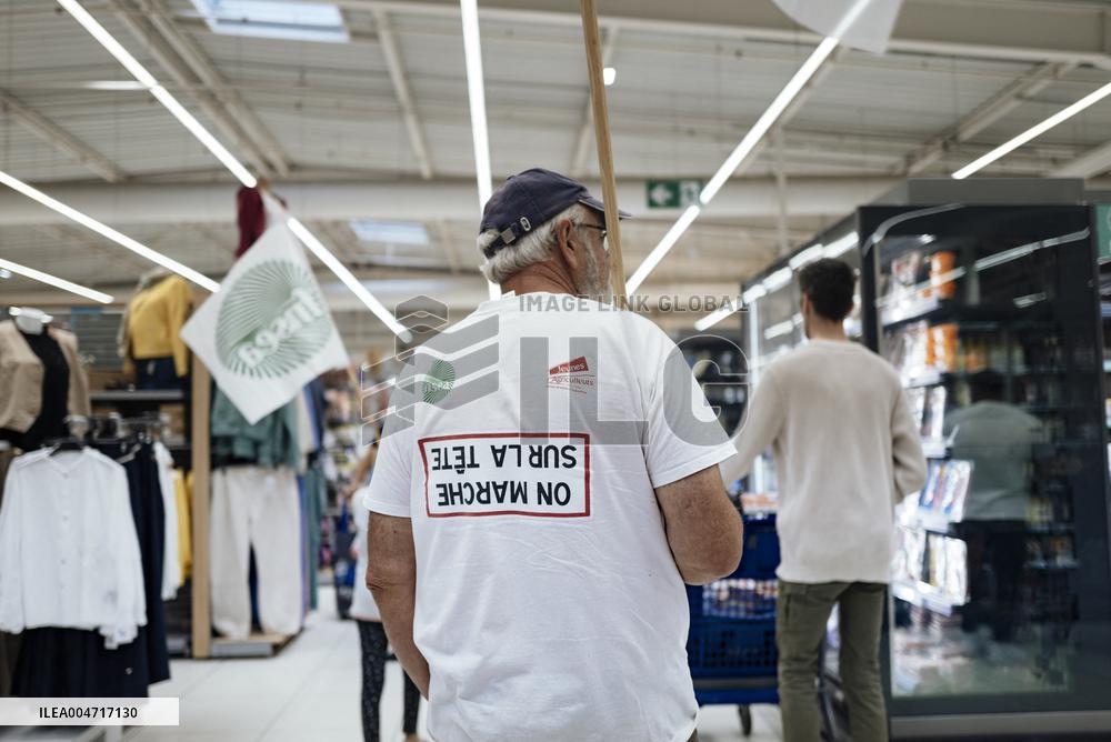 Farmers Protest in Supermarkets - France