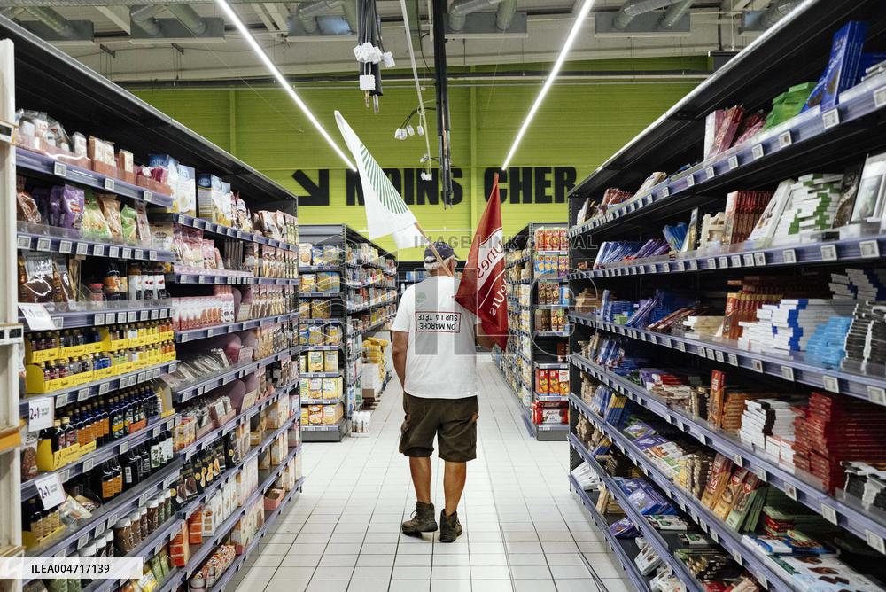 Farmers Protest in Supermarkets - France
