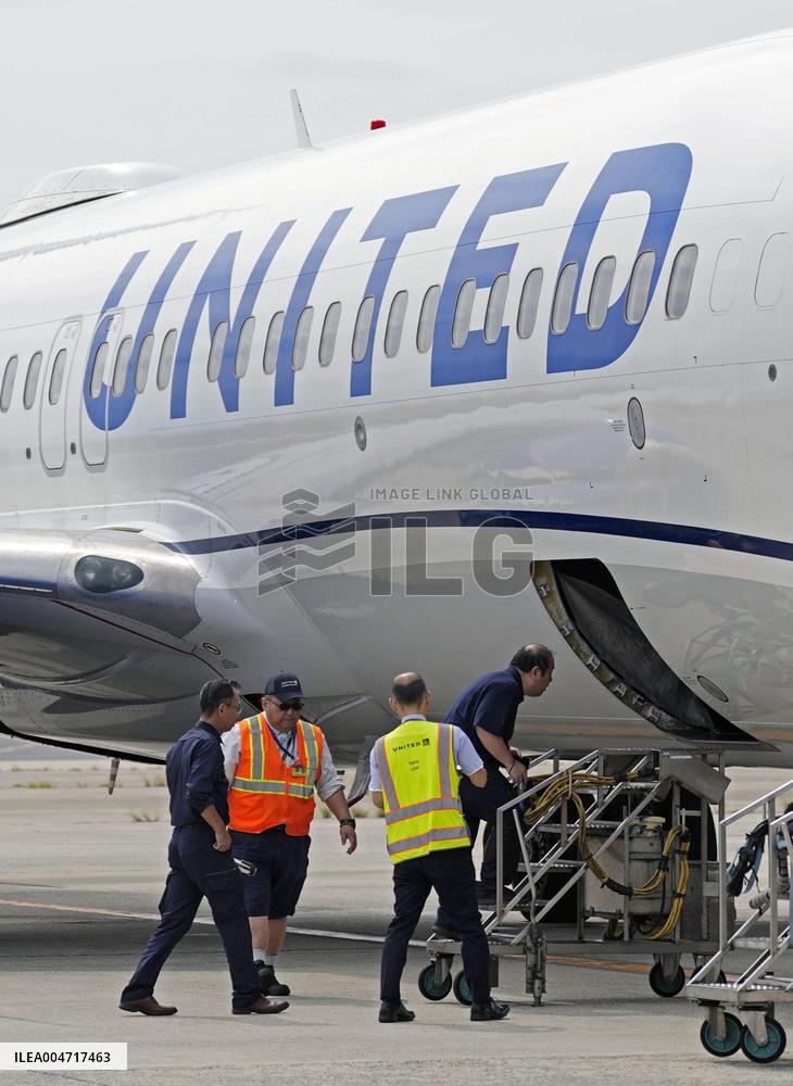 United plane after emergency landing