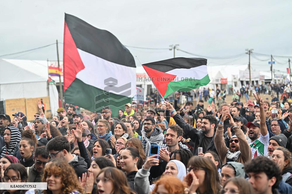 Concert At Fete de l'Humanite - Bretigny Sur Orge