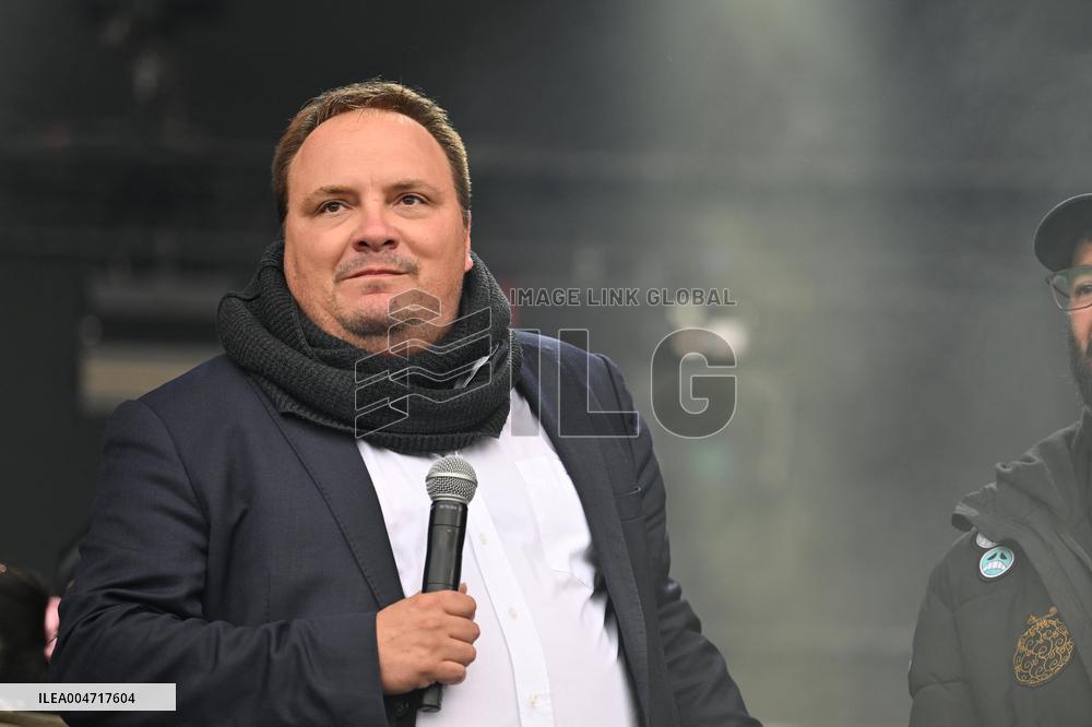 Concert At Fete de l'Humanite - Bretigny Sur Orge