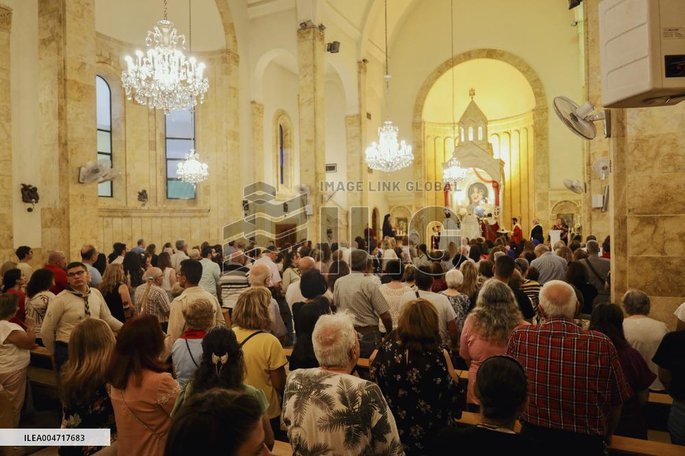 Aleppo Christians Mark Feast of the Cross