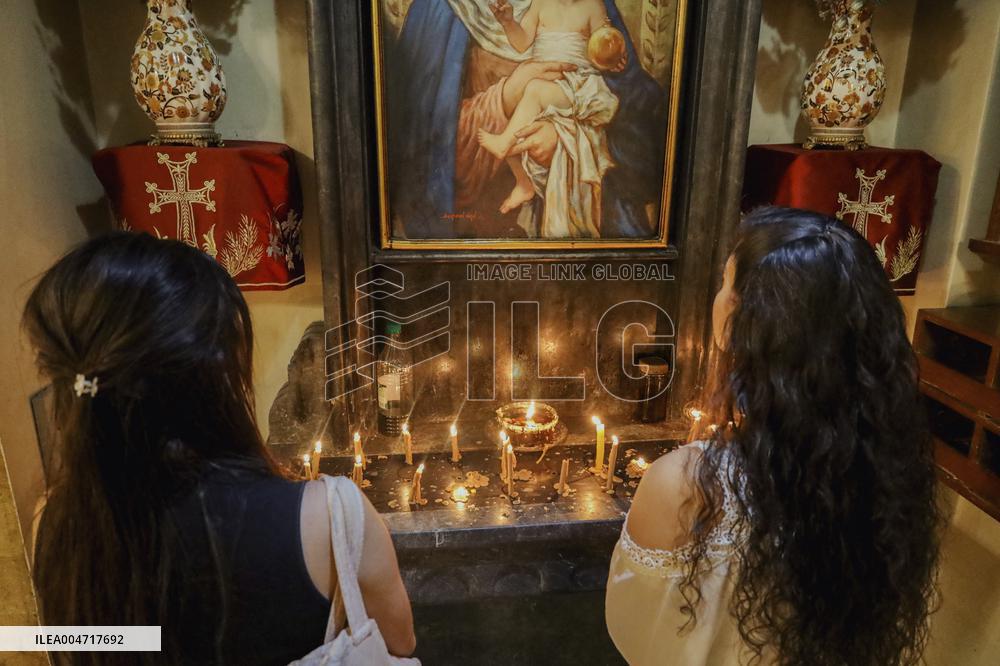 Aleppo Christians Mark Feast of the Cross