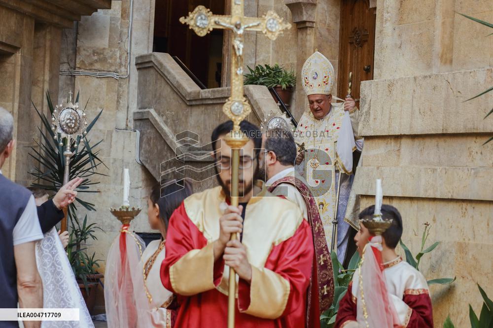 Aleppo Christians Mark Feast of the Cross