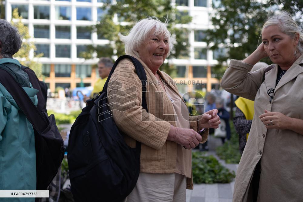 Support of 12 assisted-suicide activists at the opening of their trial - Paris
