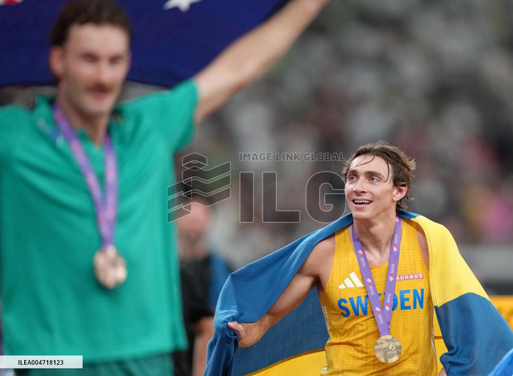 Duplantis Breaks World Pole Vault Record - Tokyo