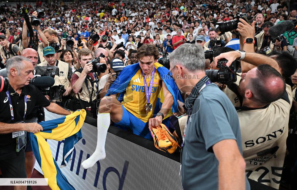 Duplantis Breaks World Pole Vault Record - Tokyo