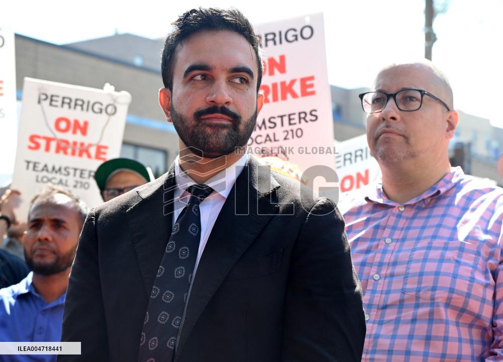 Mamdani Rallies with Striking Members of Teamsters Local 210 in Bronx, NY