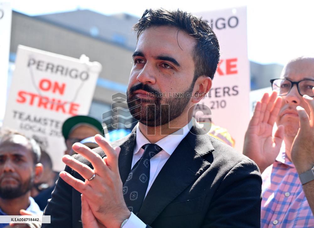 Mamdani Rallies with Striking Members of Teamsters Local 210 in Bronx, NY