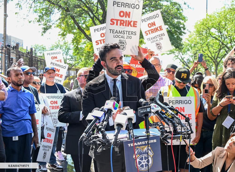 Mamdani Rallies with Striking Members of Teamsters Local 210 in Bronx, NY