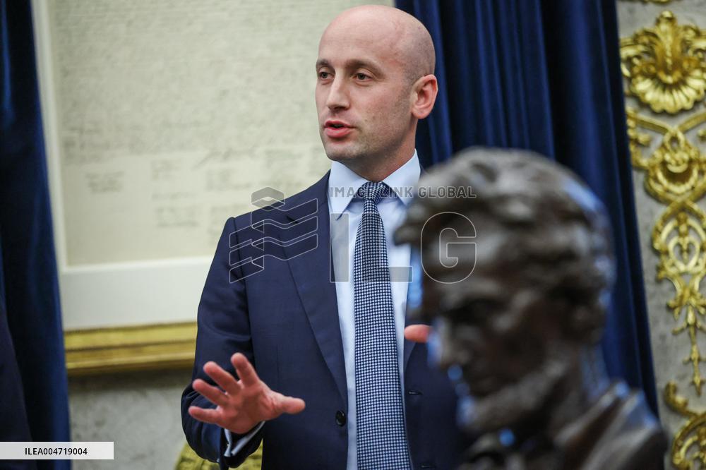 DC: President Trump Signs a Presidential Memorandum in Oval Office