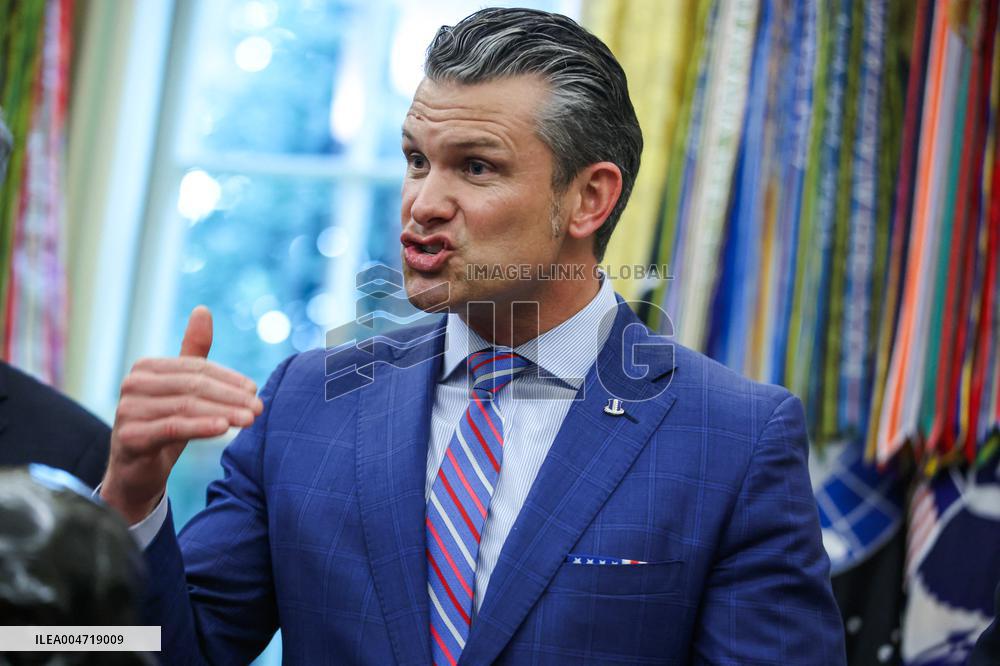 DC: President Trump Signs a Presidential Memorandum in Oval Office