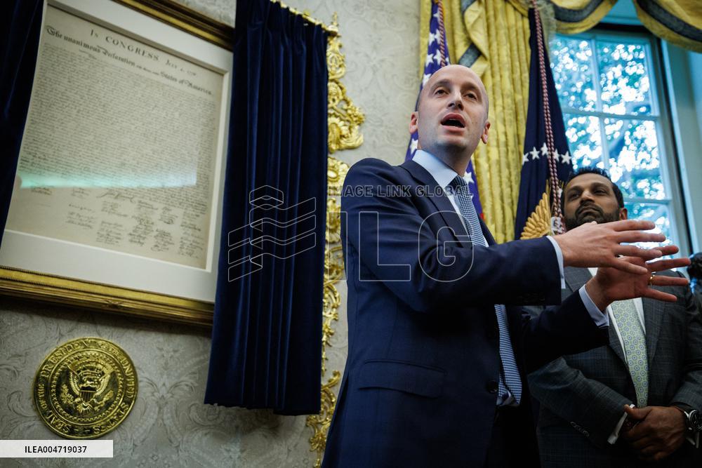 DC: President Trump Signs a Presidential Memorandum in Oval Office