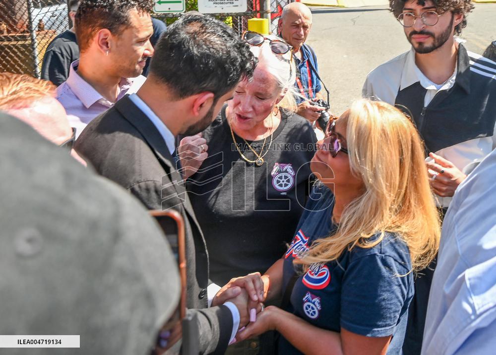 Mamdani Rallies with Striking Members of Teamsters Local 210 in Bronx, NY