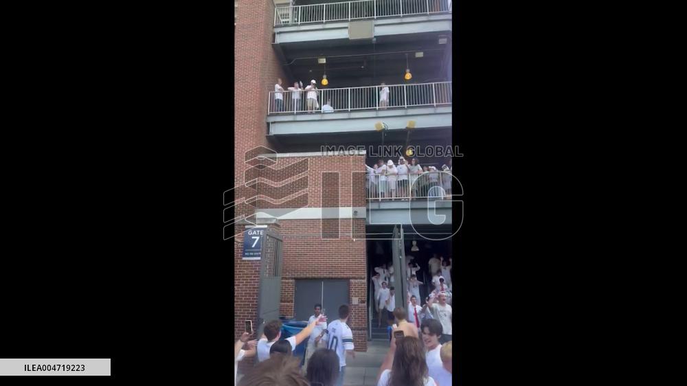 US: Georgia Tech Fans Carry Goalpost Through Atlanta Streets After Upset Win