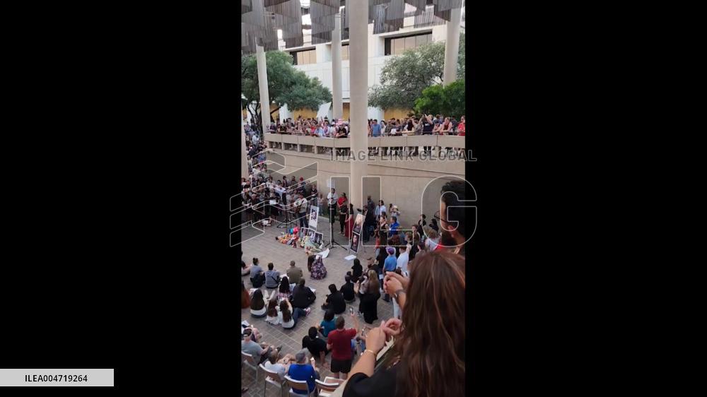 US: Vigils Held Nationwide to Pay Tribute to Charlie Kirk 5