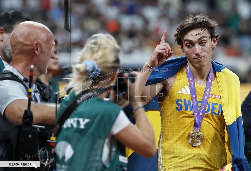 Duplantis Breaks World Pole Vault Record - Tokyo