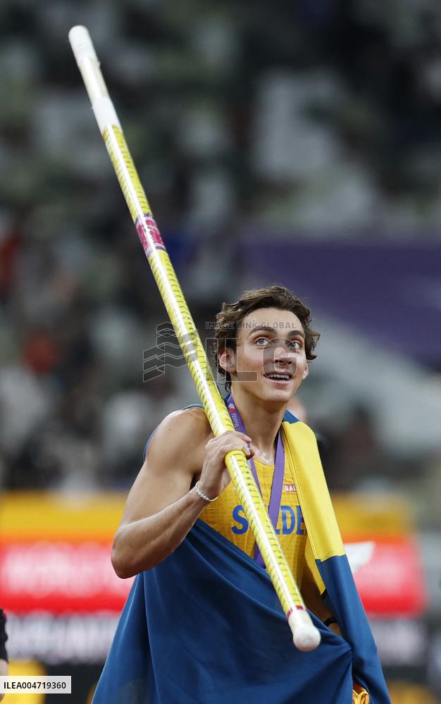 Duplantis Breaks World Pole Vault Record - Tokyo
