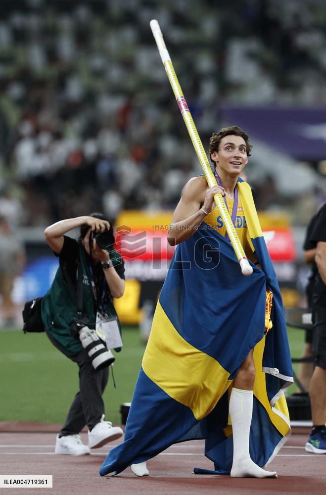 Duplantis Breaks World Pole Vault Record - Tokyo