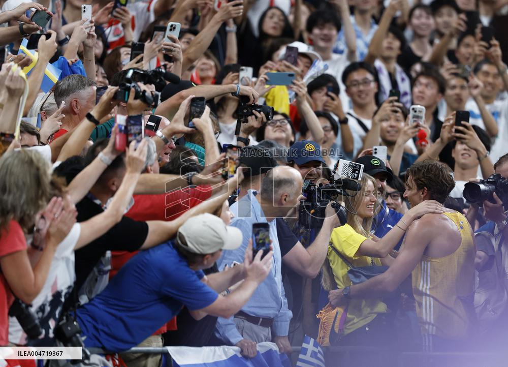 Duplantis Breaks World Pole Vault Record - Tokyo