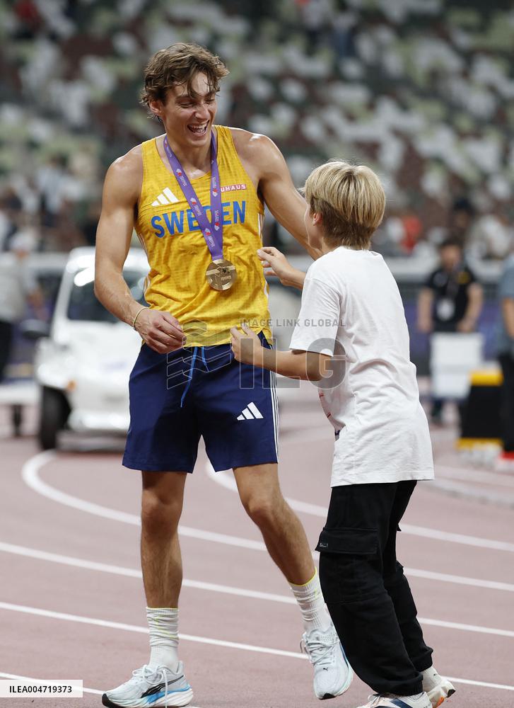 Duplantis Breaks World Pole Vault Record - Tokyo