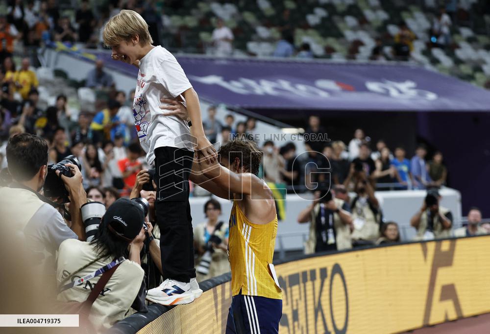 Duplantis Breaks World Pole Vault Record - Tokyo