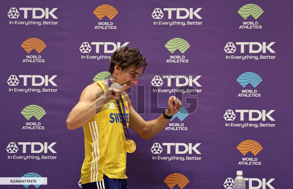 Duplantis Breaks World Pole Vault Record - Tokyo