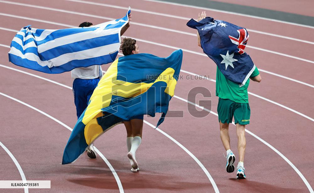 Duplantis Breaks World Pole Vault Record - Tokyo