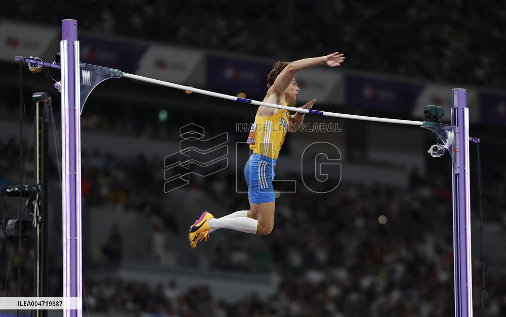 Duplantis Breaks World Pole Vault Record - Tokyo