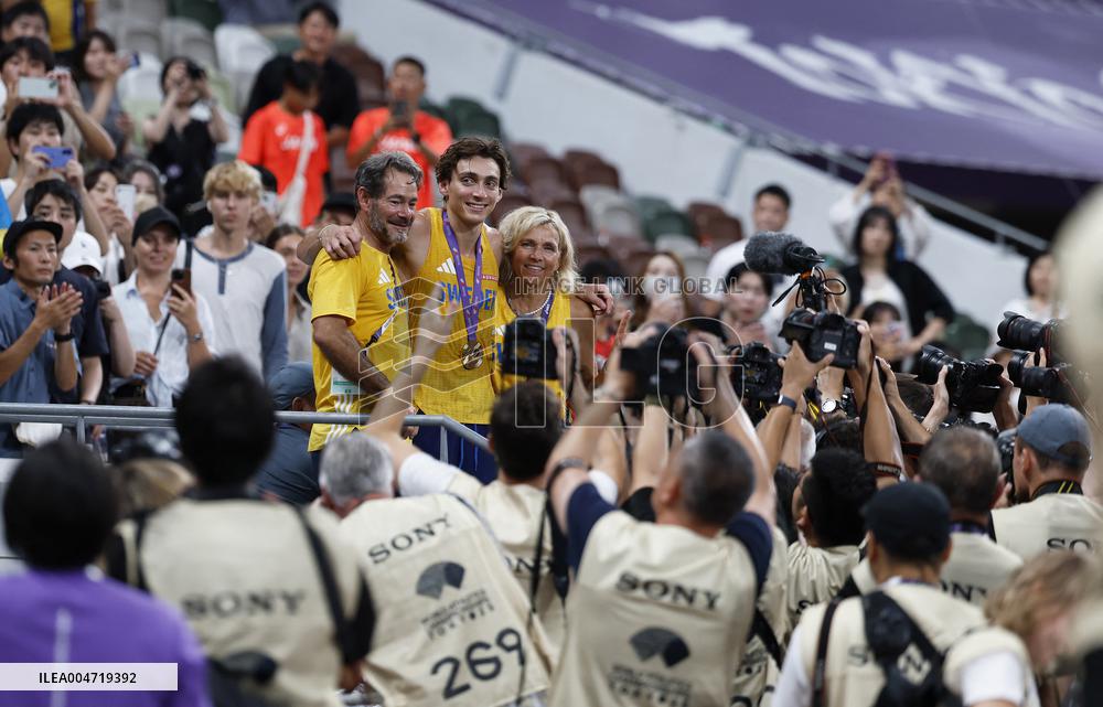 Duplantis Breaks World Pole Vault Record - Tokyo